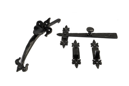 FLEUR DE LYS SUFFOCK THUMB LATCH