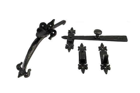 FLEUR DE LYS SUFFOCK THUMB LATCH
